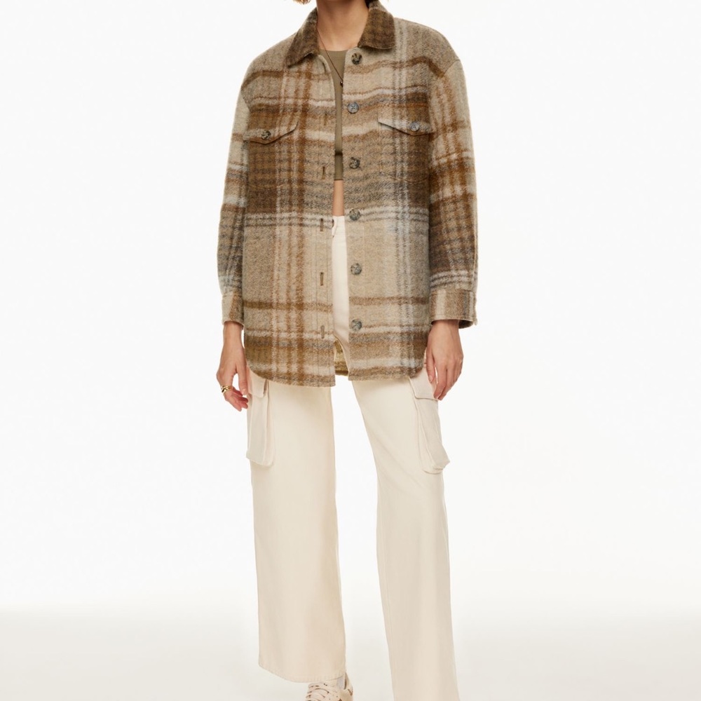 SOLD 〰️ LIKE NEW Aritzia Wilfred Free Ganna Shirt Jacket - Picture 3 of 13